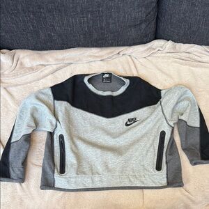 Nike Black and Gray Crewneck Sweatshirt